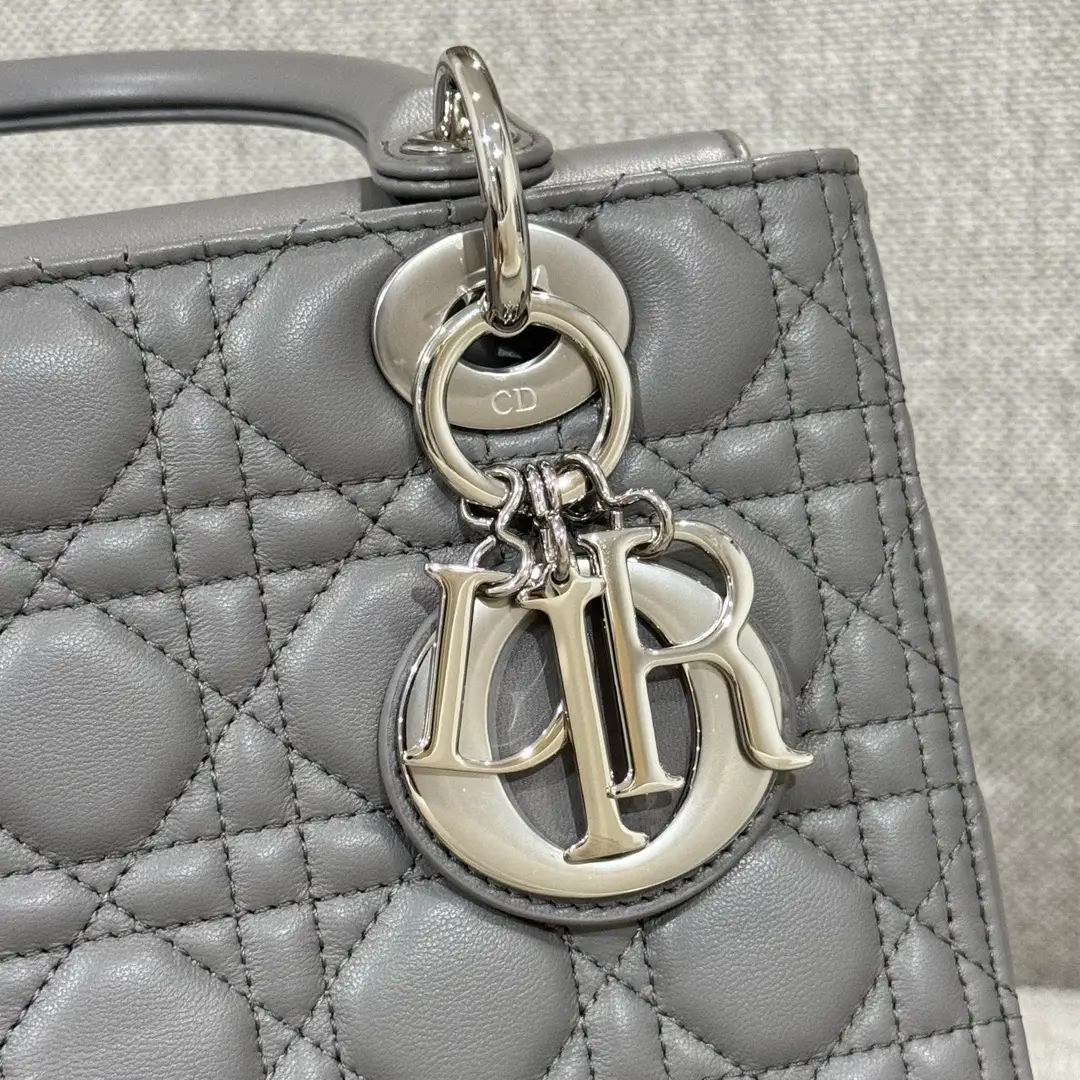 ميديم ليدي د