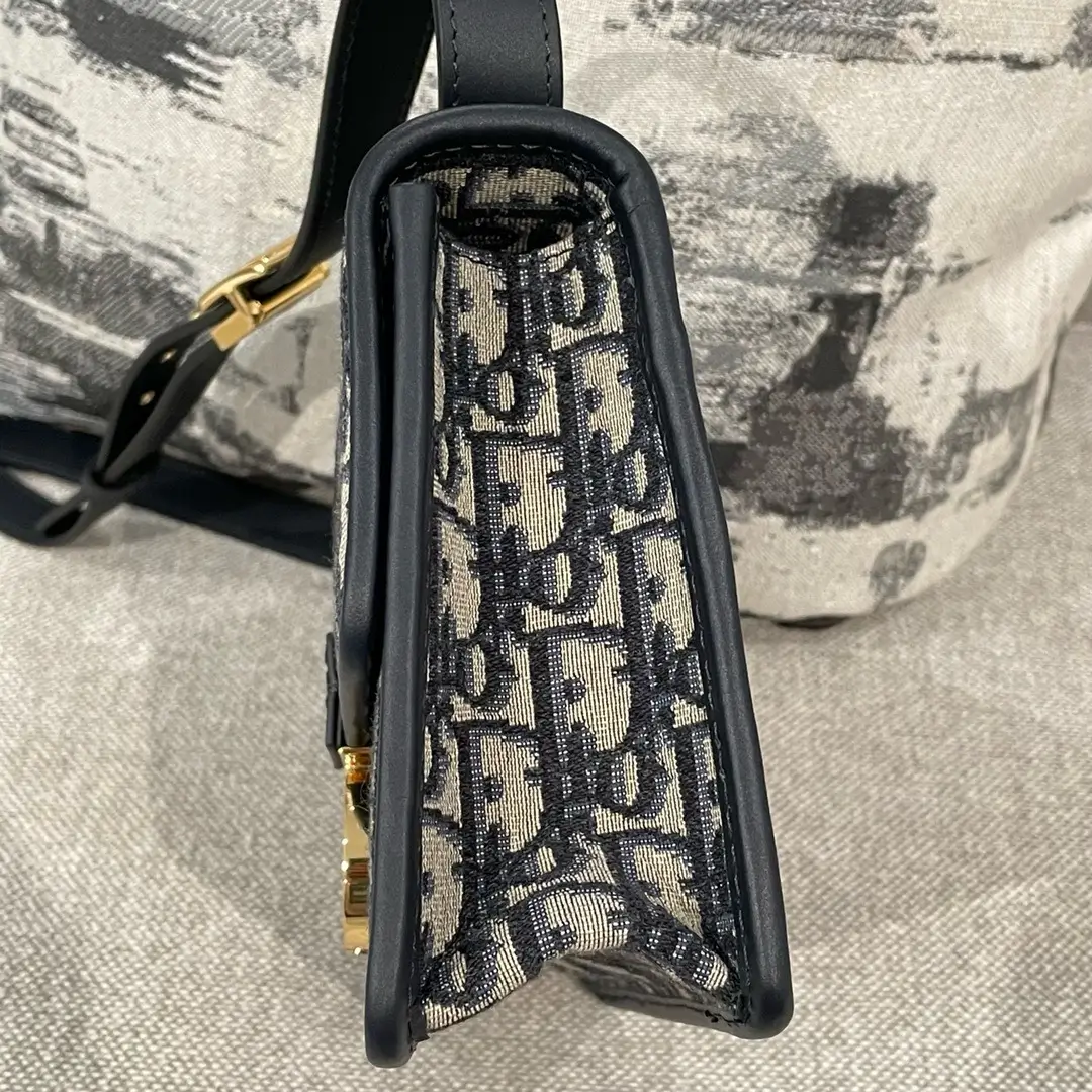 سمول ٣٠ مونتين