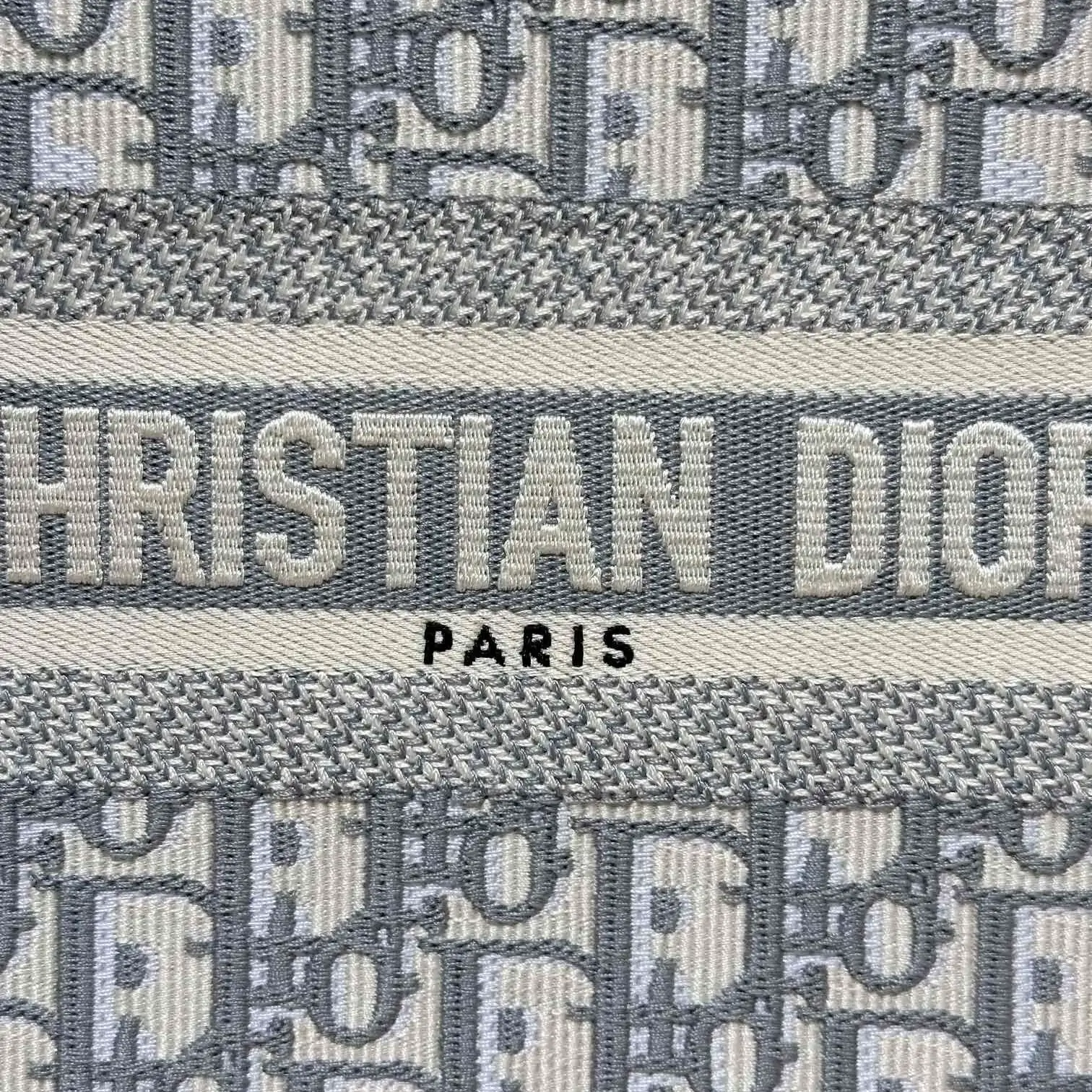 سمول د بوك توت