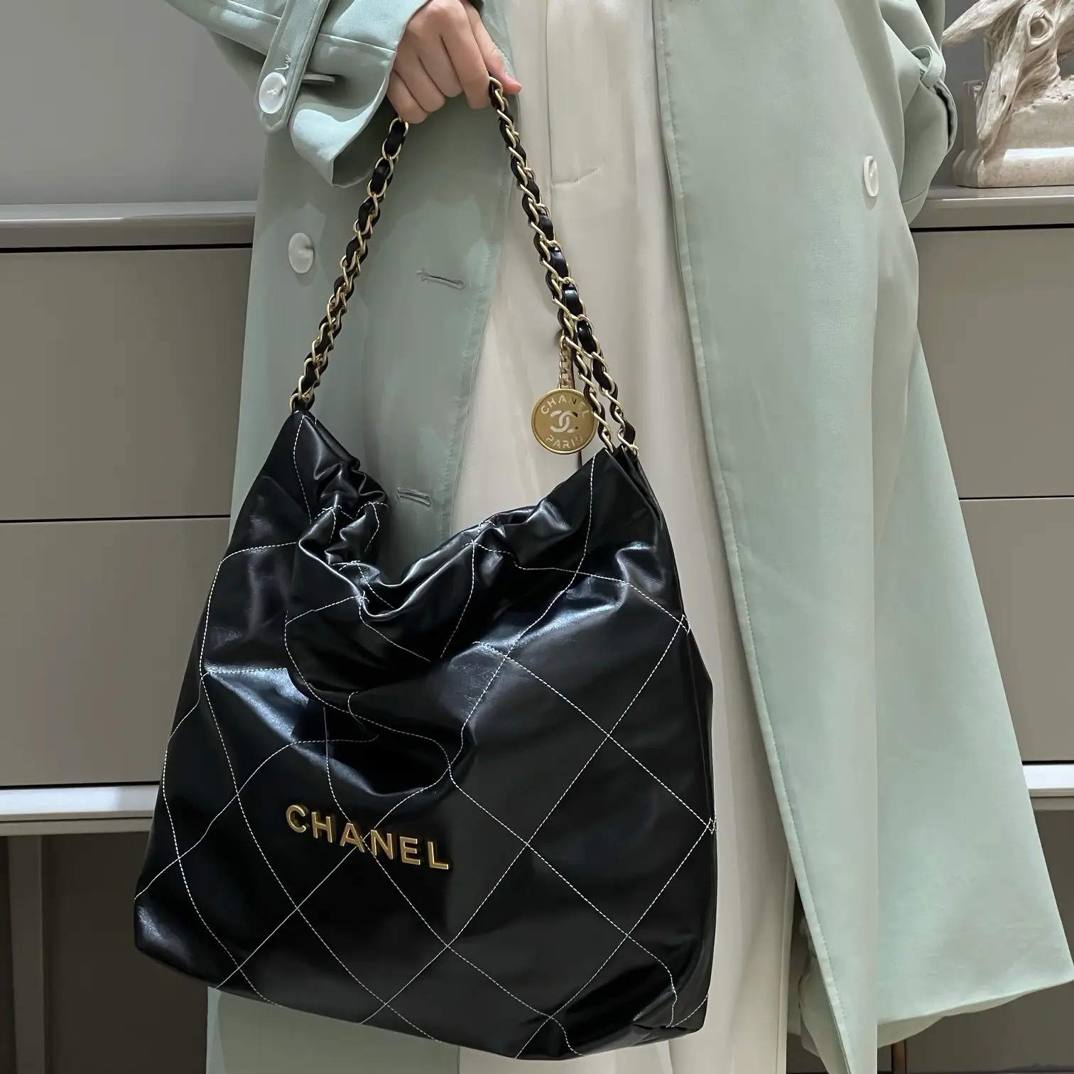 ٢٢س لارج شنطة - Image 2