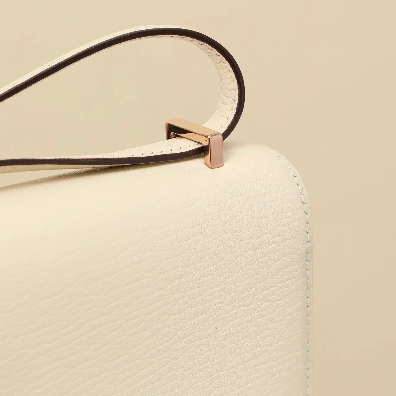 ميني كونستانس / ي٢ - Image 6