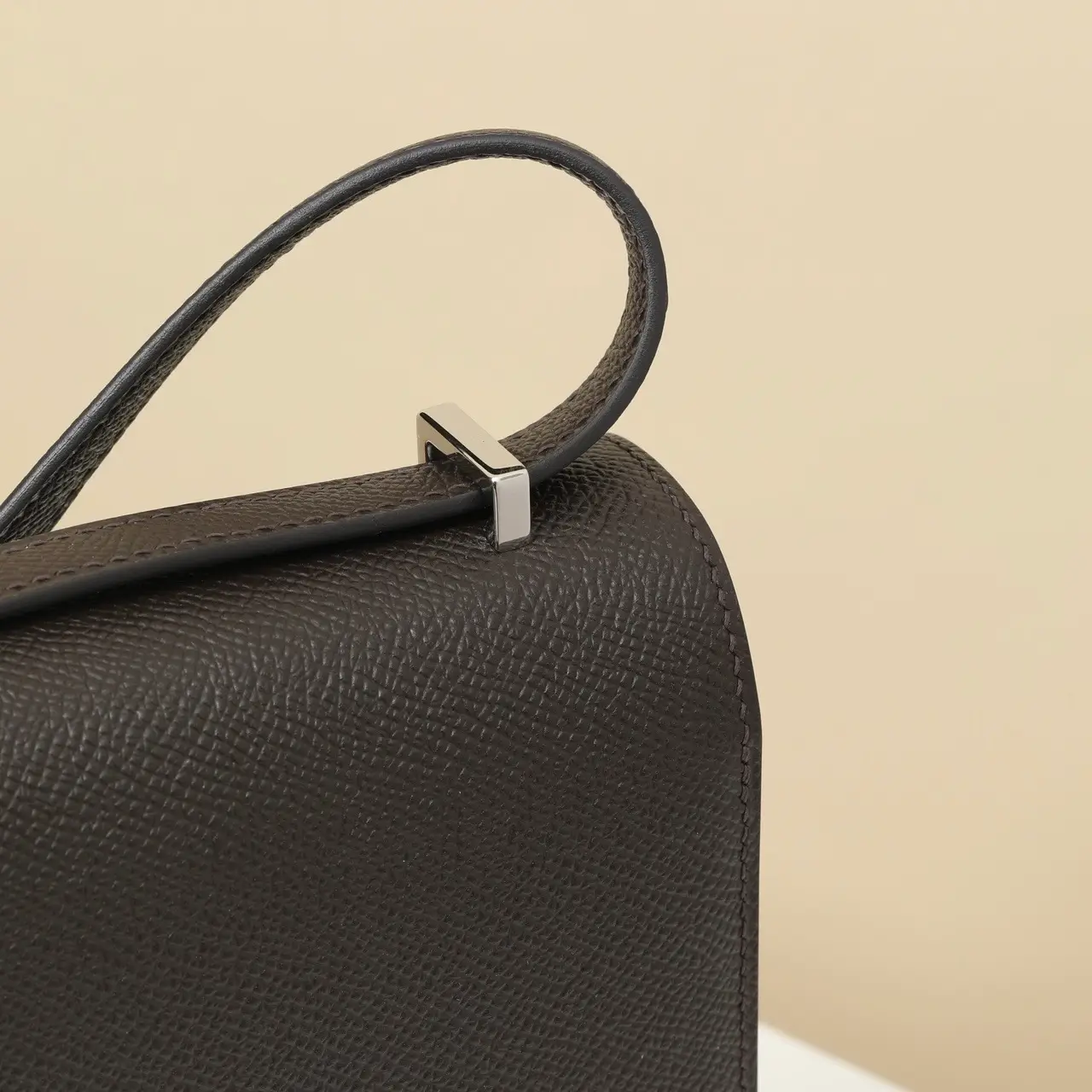 ميني كونستانس / ٤ك - Image 6