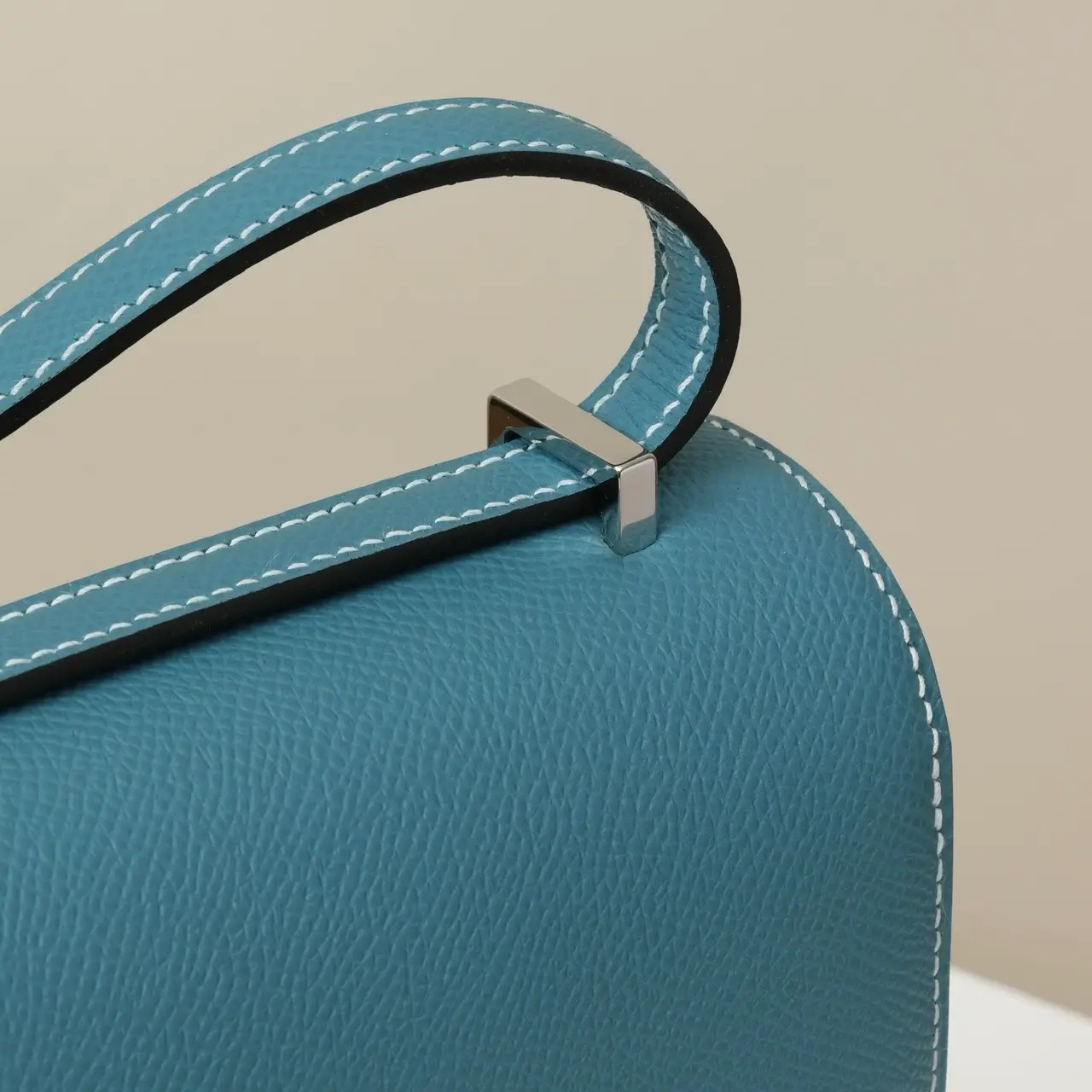 ميني كونستانس / د٢ - Image 6