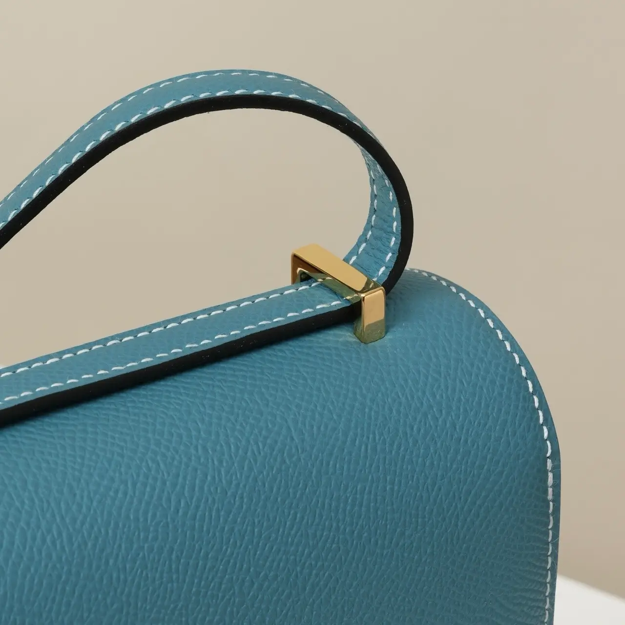 ميني كونستانس / د٢ - Image 6