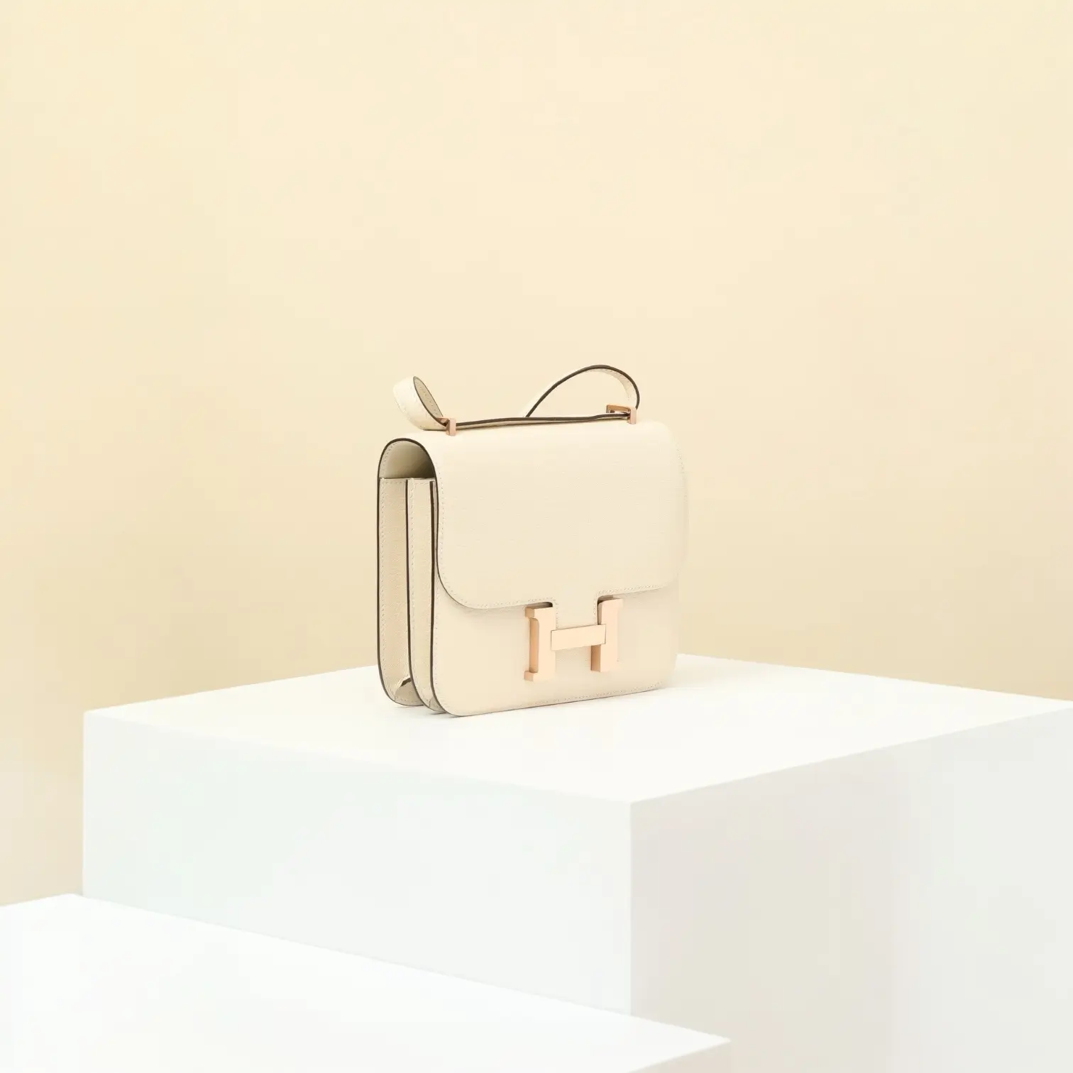 ميني كونستانس / ي٢ - Image 2