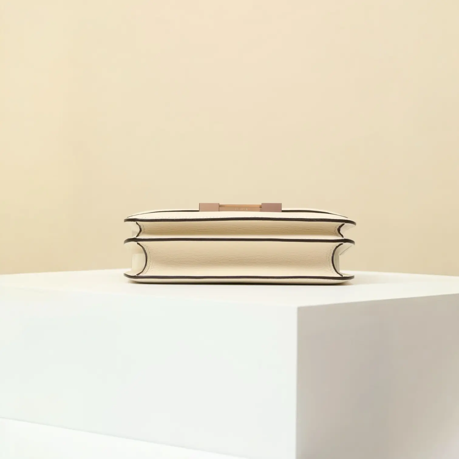 ميني كونستانس / ي٢ - Image 4