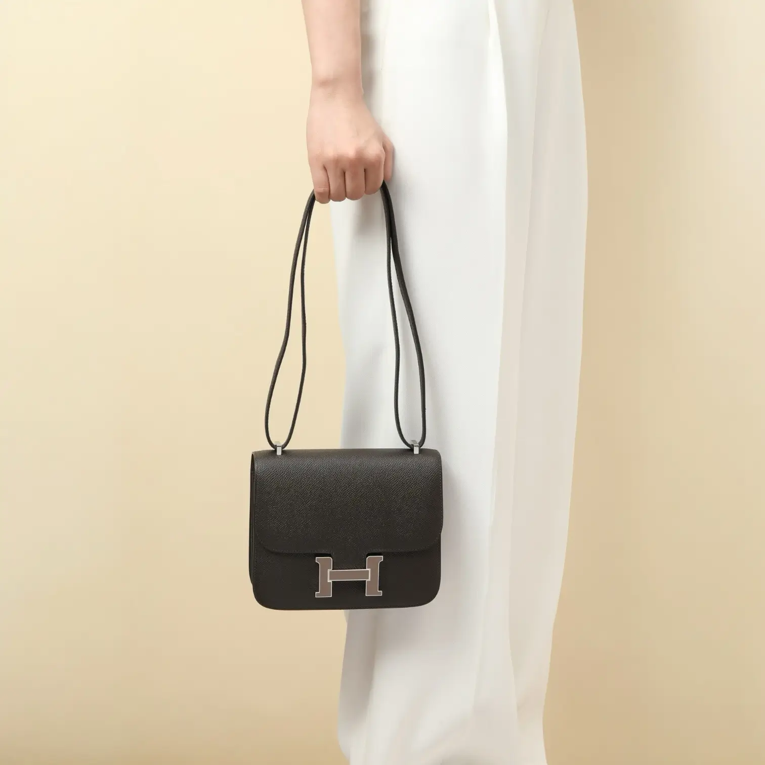 ميني كونستانس / ٤ك - Image 9