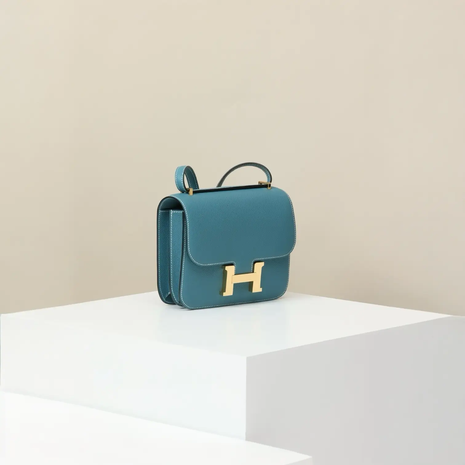 ميني كونستانس / د٢ - Image 2