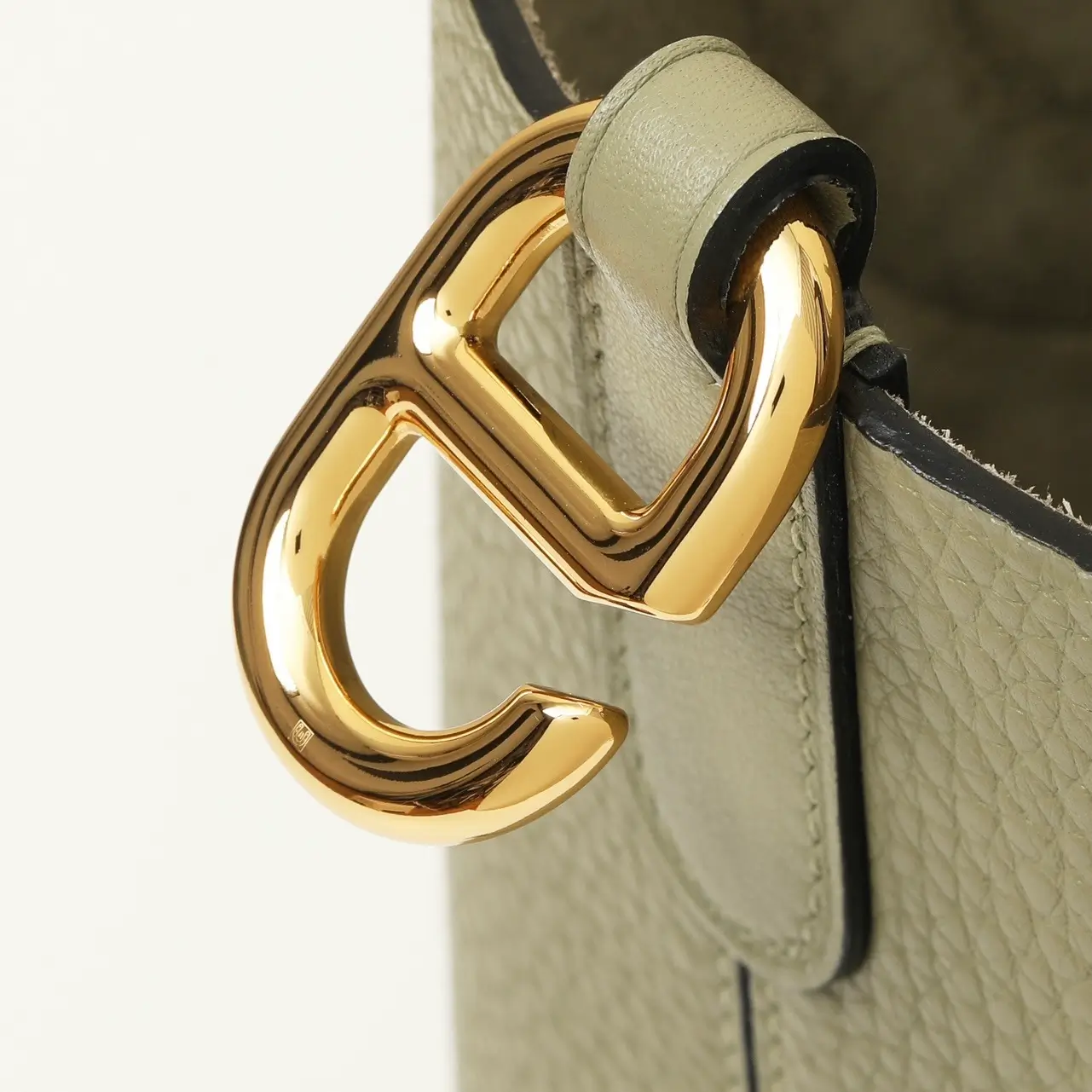 ان ذا لوب ١٨ / ١ق - Image 5