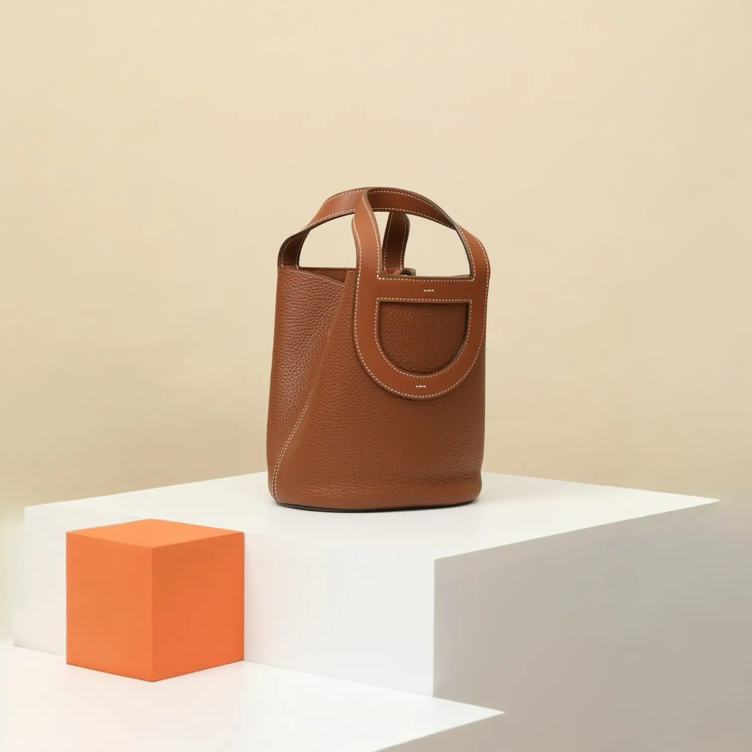 ان ذا لوب ١٨ / كك٣٧ - Image 2