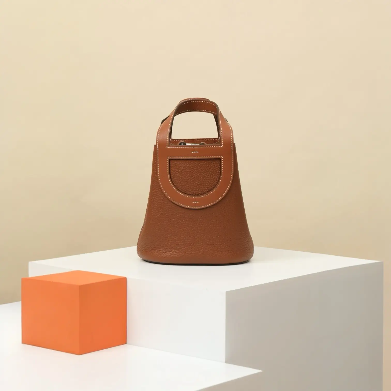 ان ذا لوب ١٨ / كك٣٧ - Image 3