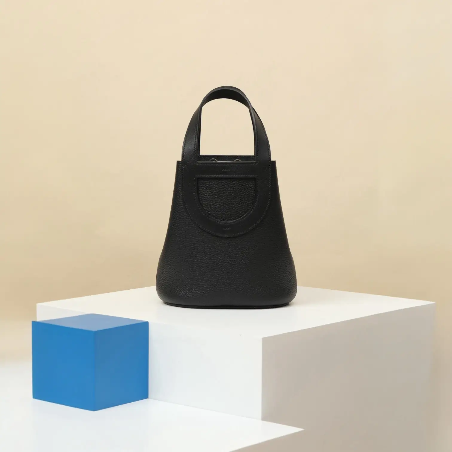 ان ذا لوب ١٨ / كك٨٩ - Image 3