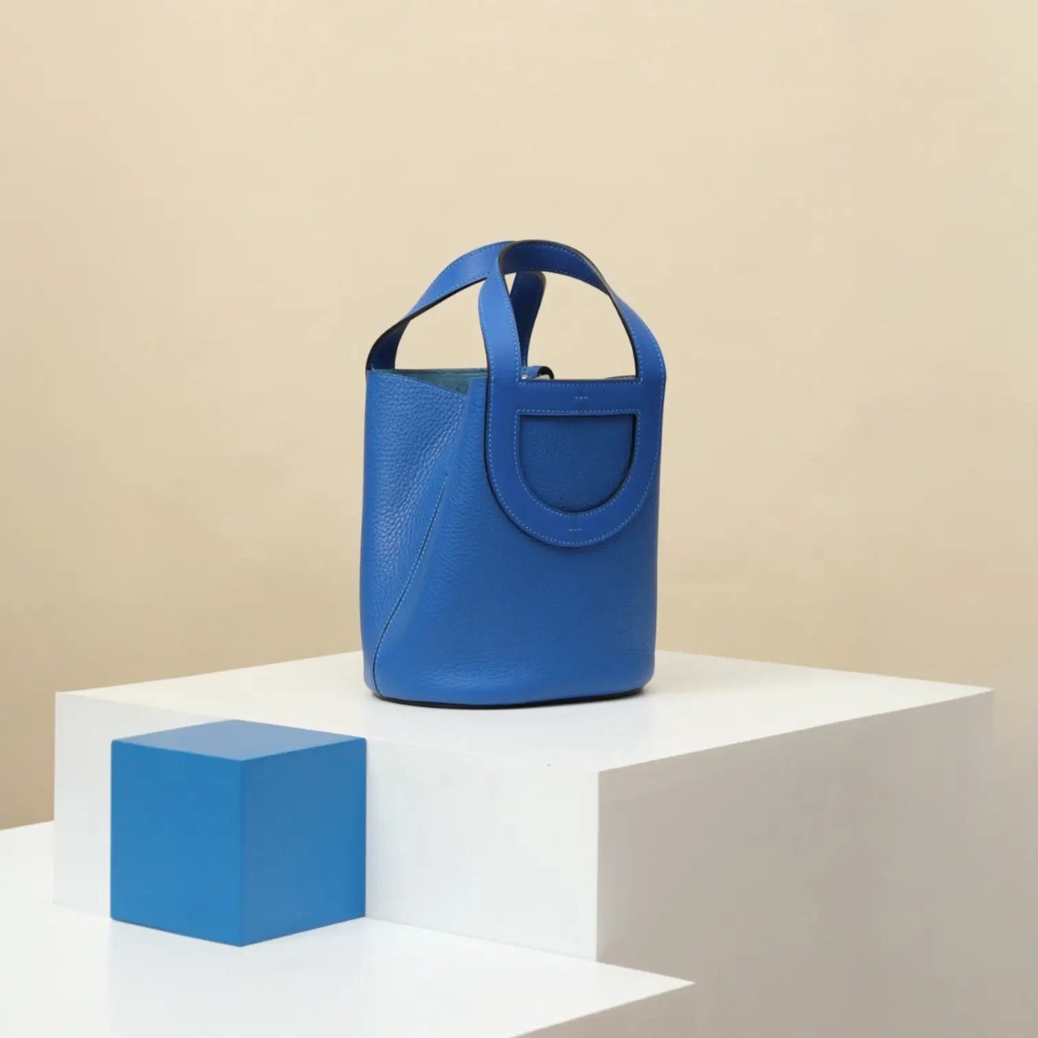 ان ذا لوب ١٨ / ٧١ - Image 2