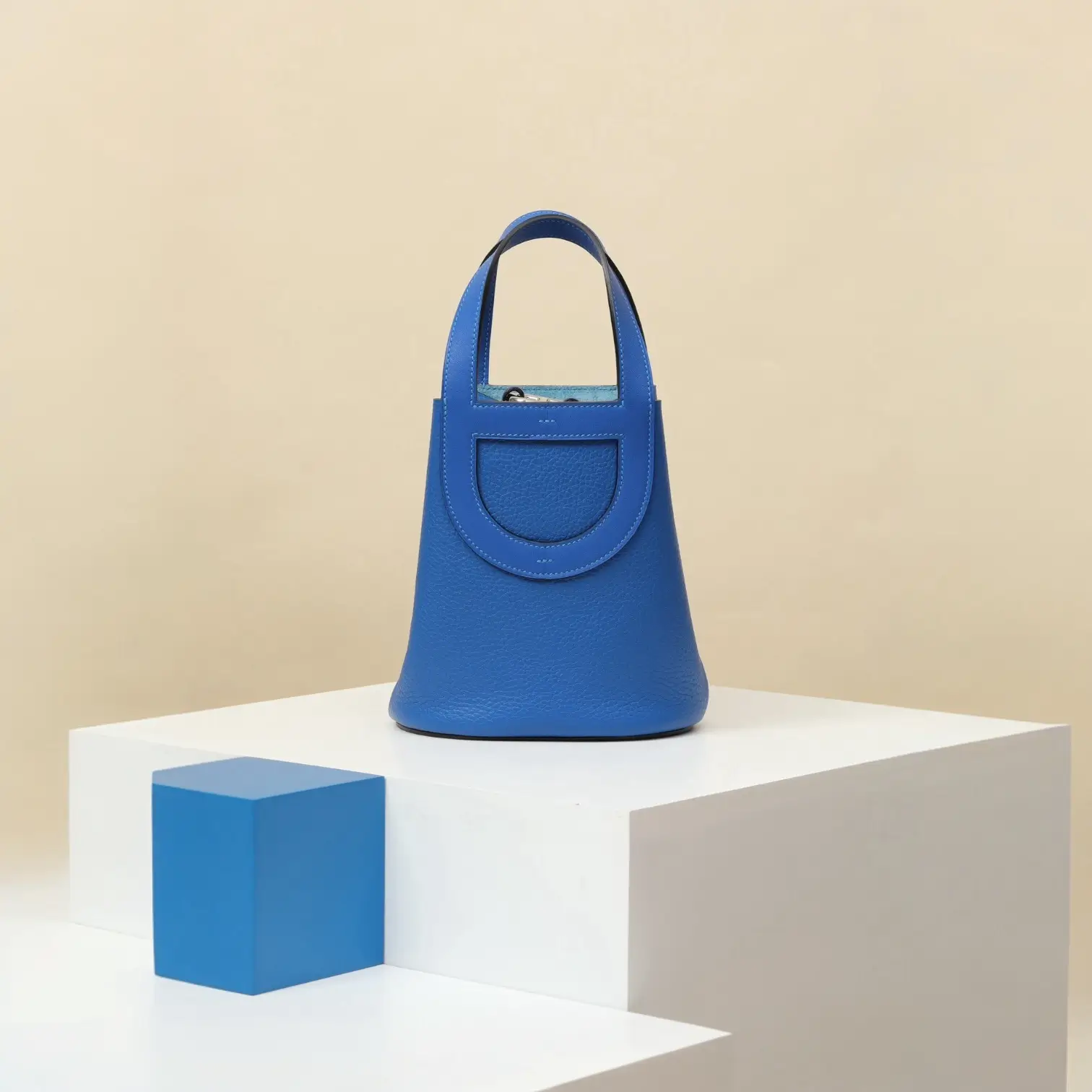 ان ذا لوب ١٨ / ٧١ - Image 3