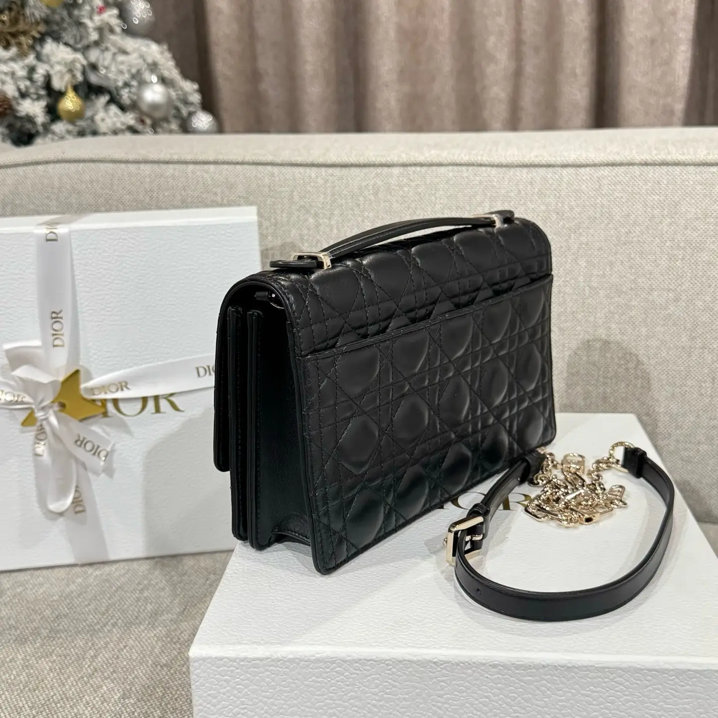 مس د توب هاندل - Image 3