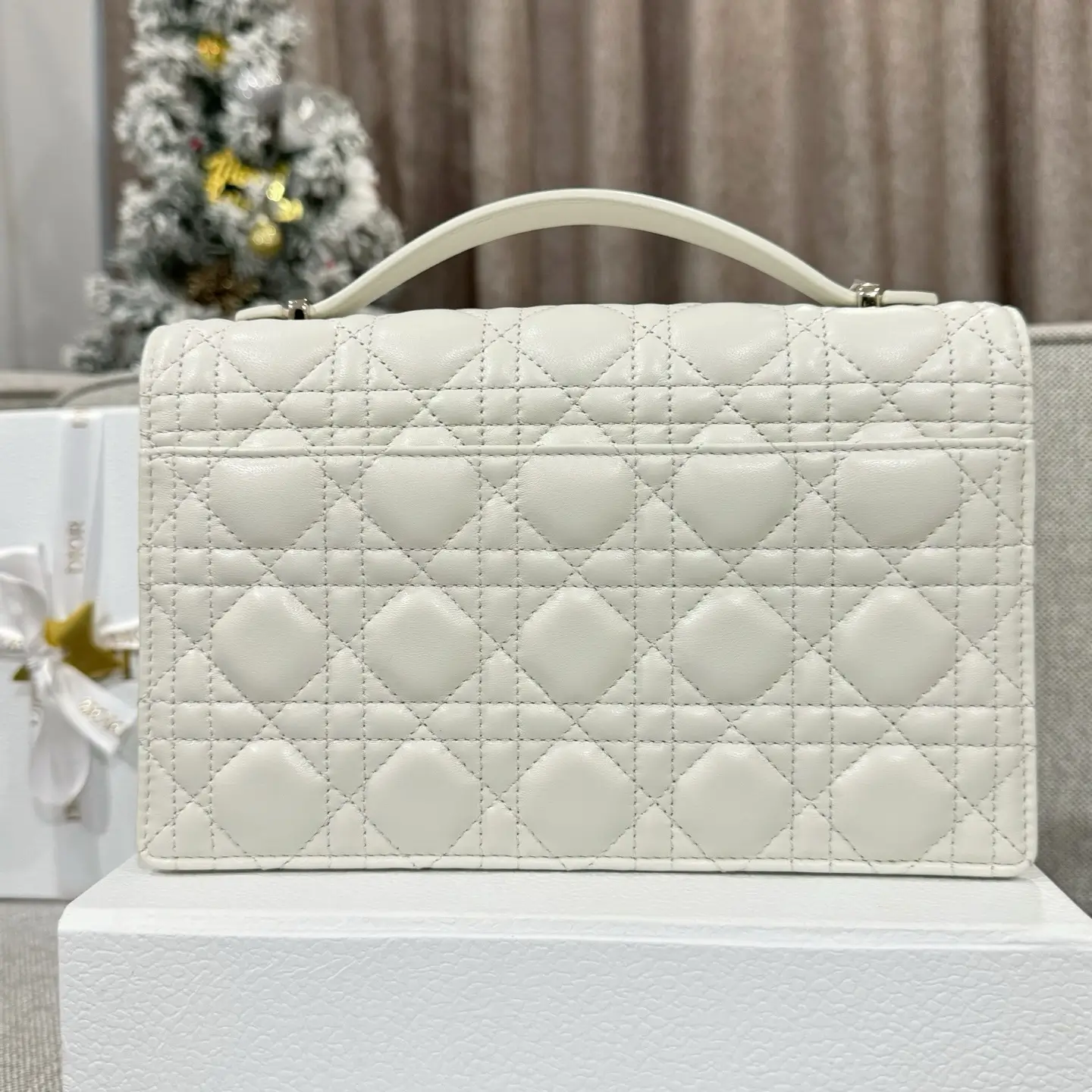 مس د توب هاندل - Image 4