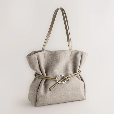 Belt tote